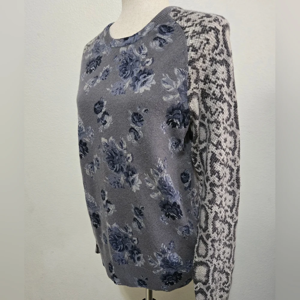 EQUIPMENT FEMME 100% Cashmere Gray Blue Floral Sweater Snake Print Sleeves Large - Picture 4 of 16